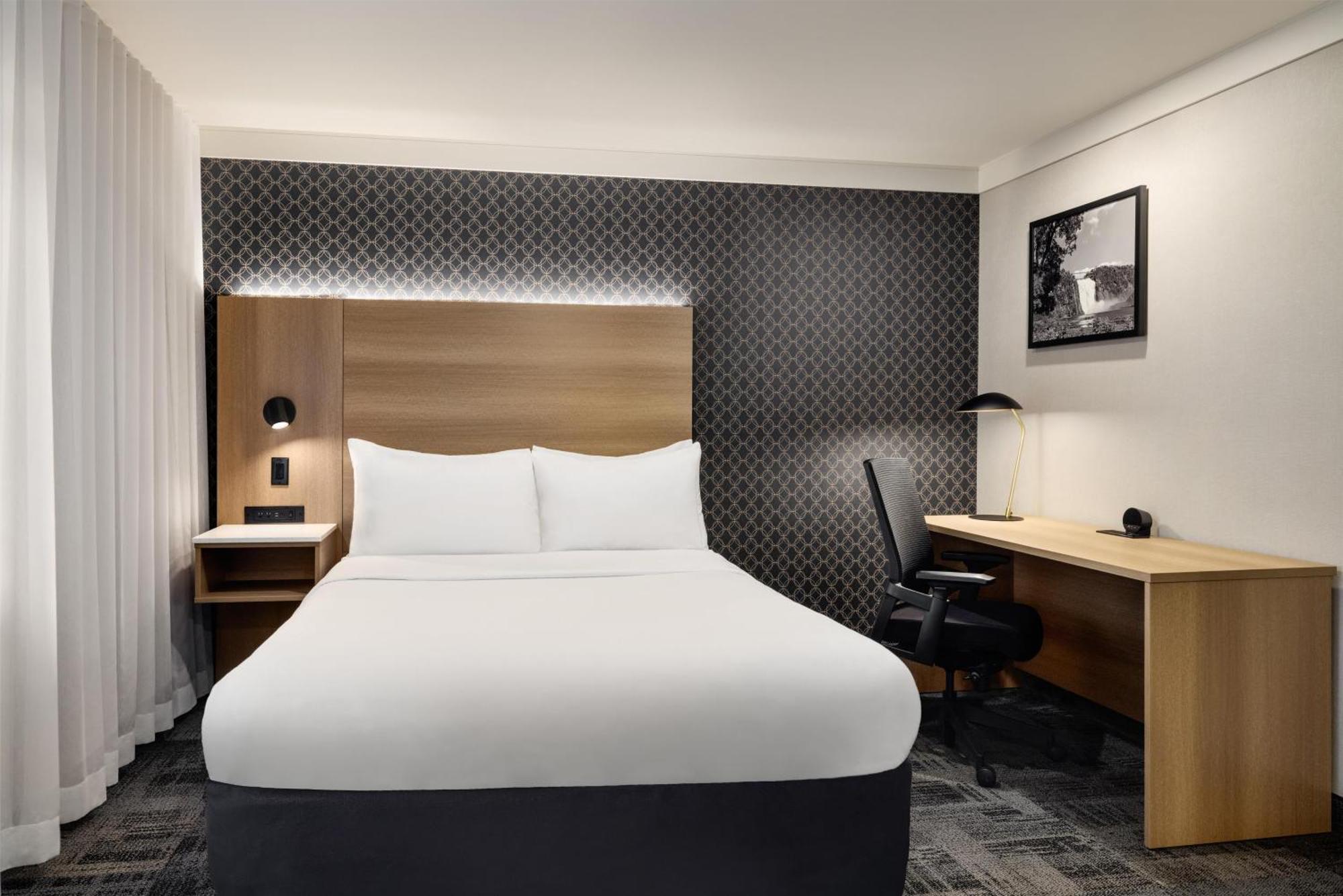 Queen Room Two Queen Beds